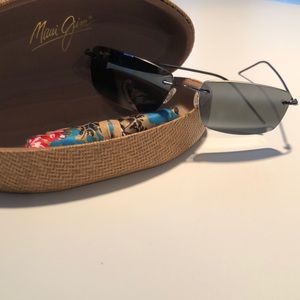 Maui Jim Gunmetal Frame W/ Polarized Grey Lenses